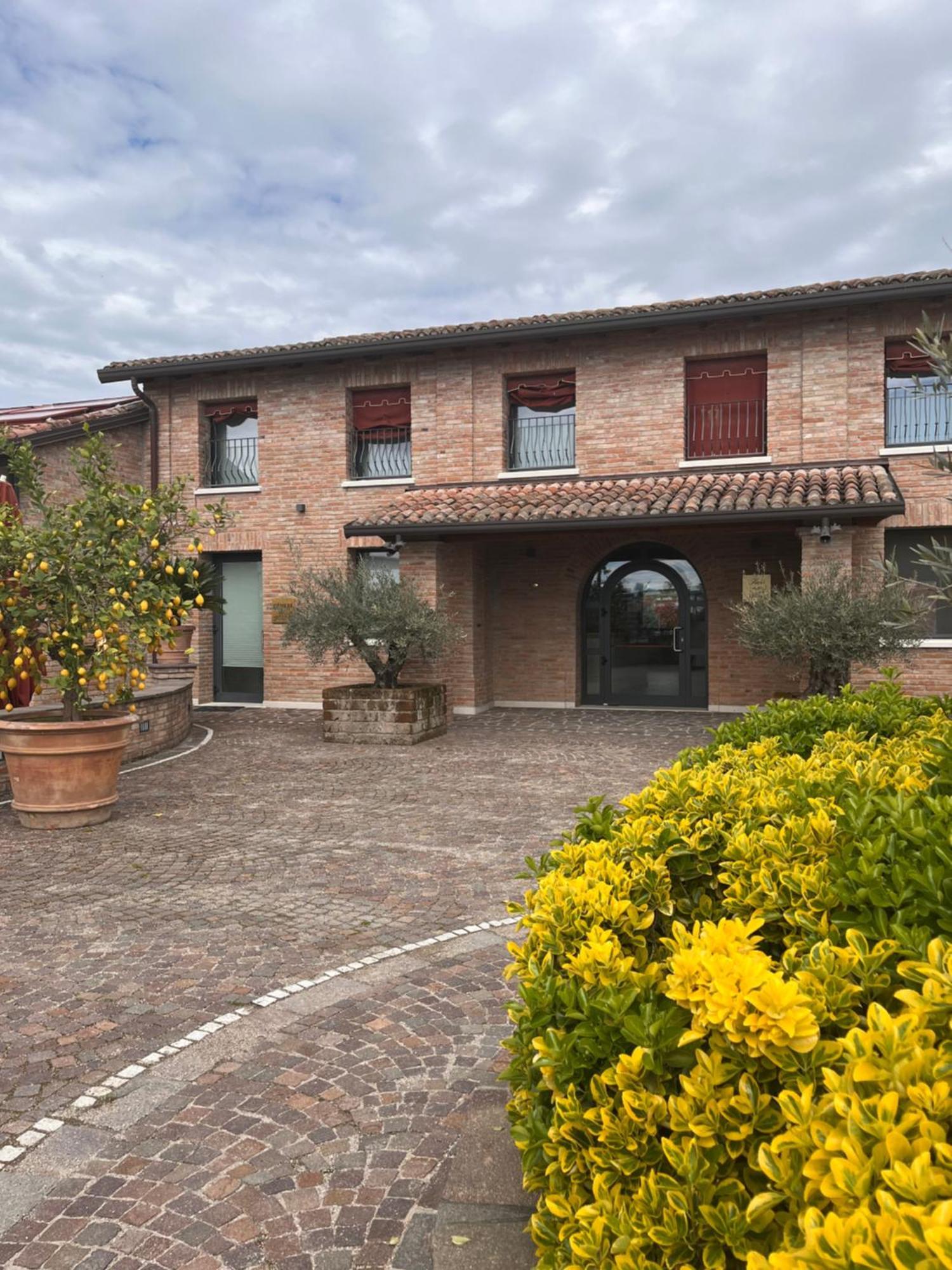 Agriturismo La Sapienza Monestirolo Exterior photo